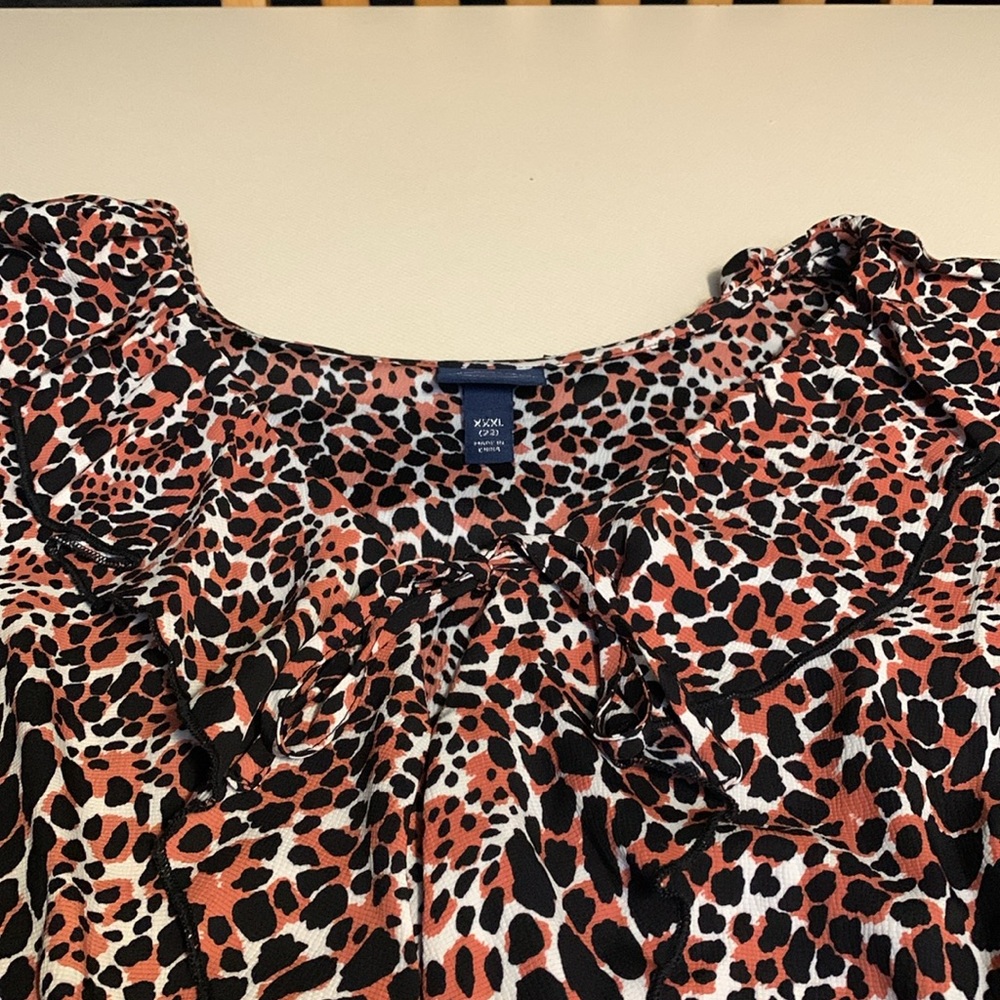 Scoop Leopard Print Ruffle Blouse - Picture 5 of 8